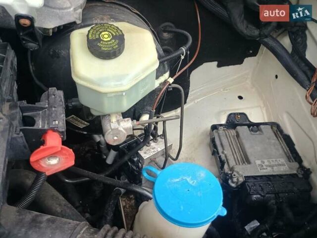 Белый Фольксваген Крафтер, объемом двигателя 2.5 л и пробегом 600 тыс. км за 7500 $, фото 51 на Automoto.ua