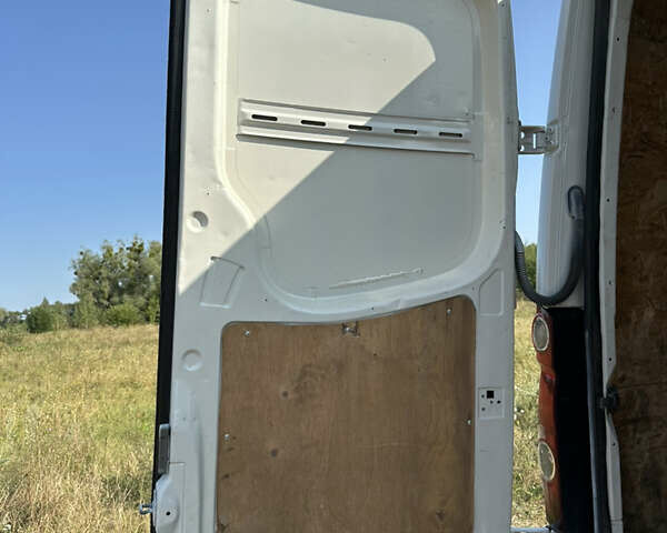 Білий Фольксваген Крафтєр, об'ємом двигуна 2.5 л та пробігом 640 тис. км за 8500 $, фото 18 на Automoto.ua