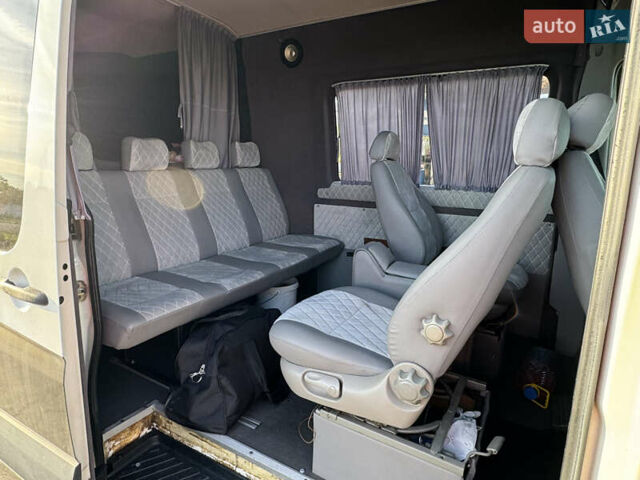 Білий Фольксваген Крафтєр, об'ємом двигуна 2.46 л та пробігом 620 тис. км за 13200 $, фото 11 на Automoto.ua