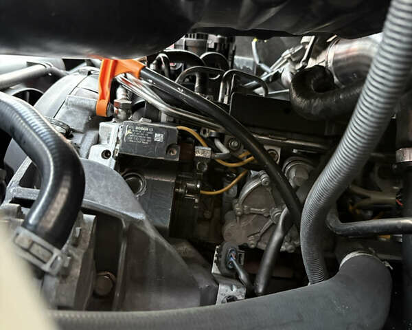 Білий Фольксваген Крафтєр, об'ємом двигуна 2.5 л та пробігом 440 тис. км за 8900 $, фото 18 на Automoto.ua