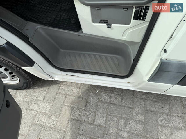 Білий Фольксваген Крафтєр, об'ємом двигуна 2.5 л та пробігом 350 тис. км за 7800 $, фото 15 на Automoto.ua