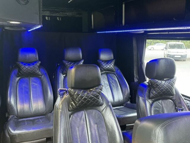 Белый Фольксваген Крафтер, объемом двигателя 2.5 л и пробегом 360 тыс. км за 13200 $, фото 4 на Automoto.ua