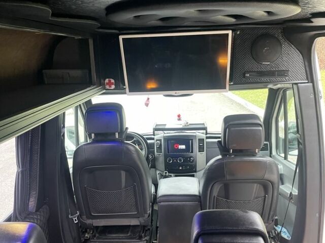 Белый Фольксваген Крафтер, объемом двигателя 2.5 л и пробегом 360 тыс. км за 13200 $, фото 6 на Automoto.ua