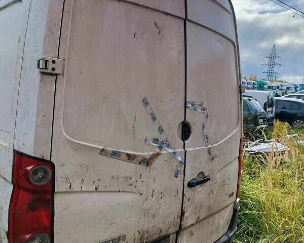 Белый Фольксваген Крафтер, объемом двигателя 1.97 л и пробегом 400 тыс. км за 3500 $, фото 8 на Automoto.ua