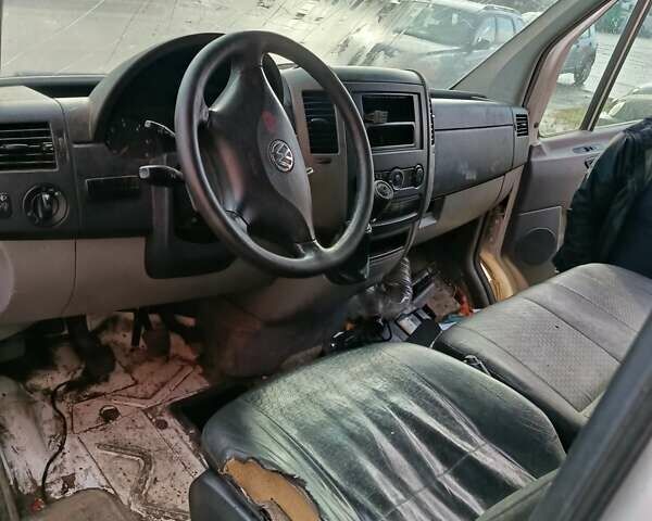 Белый Фольксваген Крафтер, объемом двигателя 1.97 л и пробегом 400 тыс. км за 3500 $, фото 11 на Automoto.ua