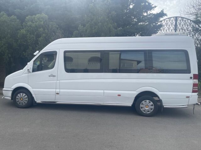 Белый Фольксваген Крафтер, объемом двигателя 2.5 л и пробегом 670 тыс. км за 15500 $, фото 1 на Automoto.ua