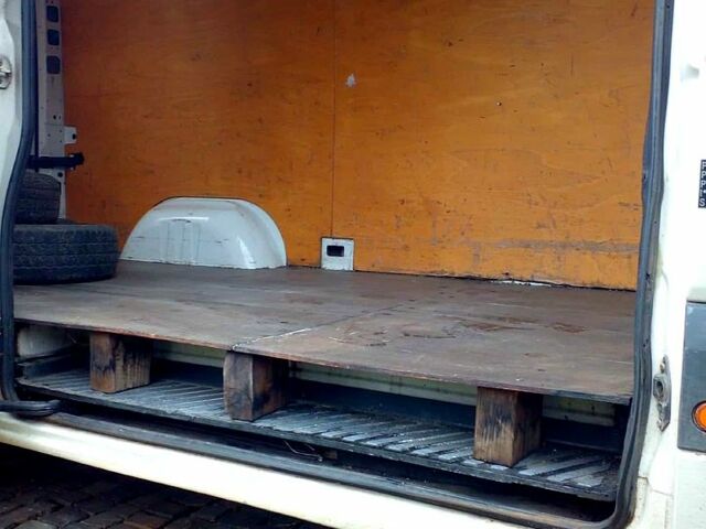 Білий Фольксваген Крафтєр, об'ємом двигуна 2 л та пробігом 400 тис. км за 11000 $, фото 13 на Automoto.ua