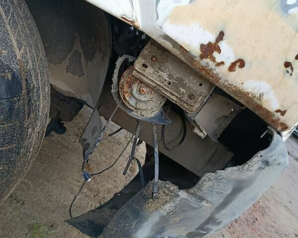 Белый Фольксваген Крафтер, объемом двигателя 1.97 л и пробегом 400 тыс. км за 3500 $, фото 15 на Automoto.ua