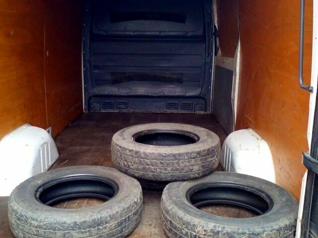 Білий Фольксваген Крафтєр, об'ємом двигуна 2 л та пробігом 400 тис. км за 11000 $, фото 12 на Automoto.ua