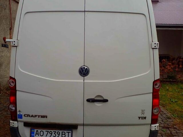 Білий Фольксваген Крафтєр, об'ємом двигуна 2 л та пробігом 400 тис. км за 11000 $, фото 3 на Automoto.ua