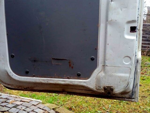 Білий Фольксваген Крафтєр, об'ємом двигуна 2 л та пробігом 400 тис. км за 11000 $, фото 10 на Automoto.ua