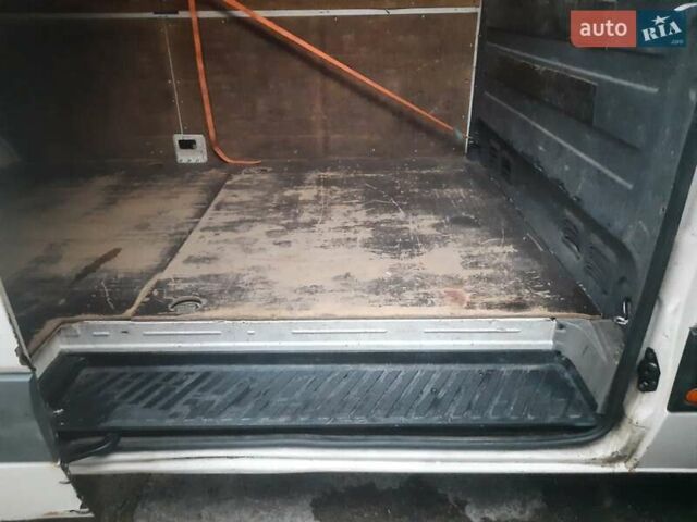 Белый Фольксваген Крафтер, объемом двигателя 2 л и пробегом 482 тыс. км за 11000 $, фото 8 на Automoto.ua