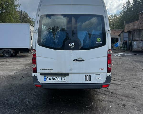 Белый Фольксваген Крафтер, объемом двигателя 1.97 л и пробегом 405 тыс. км за 17000 $, фото 3 на Automoto.ua