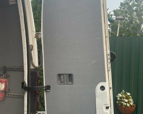 Белый Фольксваген Крафтер, объемом двигателя 2 л и пробегом 400 тыс. км за 10500 $, фото 7 на Automoto.ua