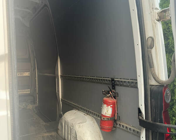 Белый Фольксваген Крафтер, объемом двигателя 2 л и пробегом 400 тыс. км за 10500 $, фото 6 на Automoto.ua