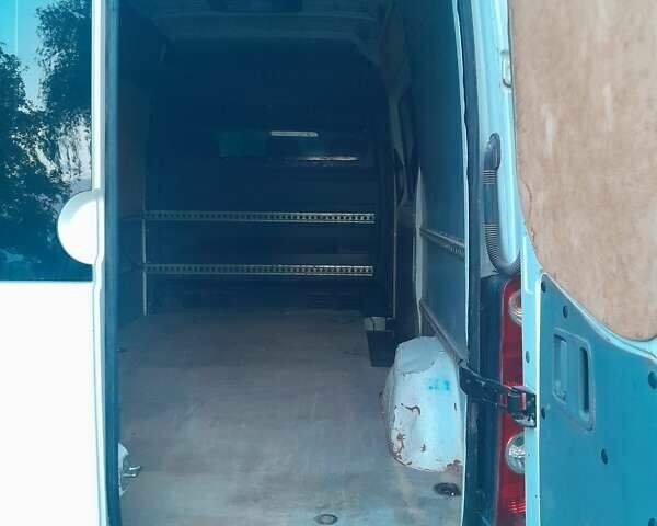 Белый Фольксваген Крафтер, объемом двигателя 1.97 л и пробегом 420 тыс. км за 12000 $, фото 10 на Automoto.ua