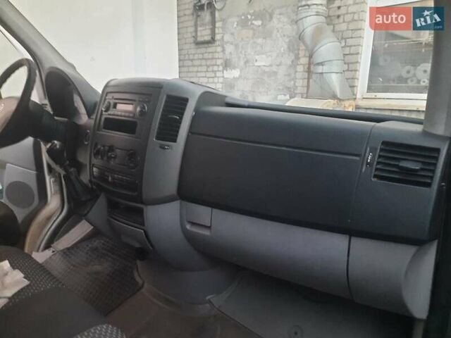 Белый Фольксваген Крафтер, объемом двигателя 2 л и пробегом 482 тыс. км за 11000 $, фото 11 на Automoto.ua