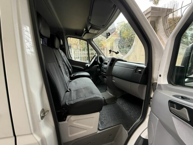 Белый Фольксваген Крафтер, объемом двигателя 2 л и пробегом 265 тыс. км за 16500 $, фото 6 на Automoto.ua