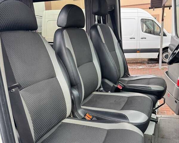 Белый Фольксваген Крафтер, объемом двигателя 1.97 л и пробегом 370 тыс. км за 16600 $, фото 10 на Automoto.ua