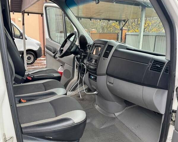 Белый Фольксваген Крафтер, объемом двигателя 1.97 л и пробегом 370 тыс. км за 16600 $, фото 9 на Automoto.ua