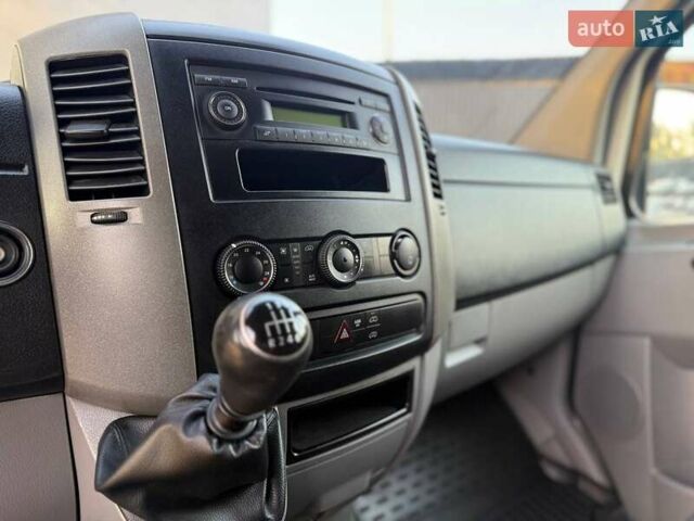 Білий Фольксваген Крафтєр, об'ємом двигуна 1.97 л та пробігом 356 тис. км за 12000 $, фото 7 на Automoto.ua
