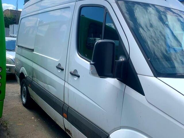 Белый Фольксваген Крафтер, объемом двигателя 2 л и пробегом 350 тыс. км за 8500 $, фото 5 на Automoto.ua