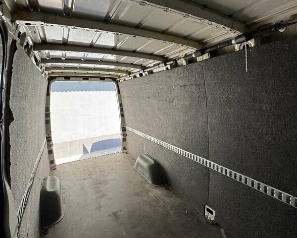Белый Фольксваген Крафтер, объемом двигателя 1.97 л и пробегом 285 тыс. км за 11600 $, фото 18 на Automoto.ua