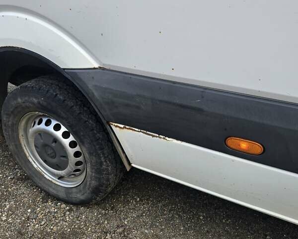 Фольксваген Крафтер 2013 в Новоселица на Automoto.ua Белый Фольксваген Крафтер, объемом двигателя 2 л и пробегом 500 тыс. км за 11000 $, фото 6 на Automoto.ua