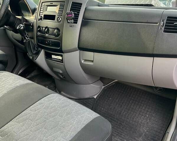 Белый Фольксваген Крафтер, объемом двигателя 2 л и пробегом 290 тыс. км за 13700 $, фото 21 на Automoto.ua