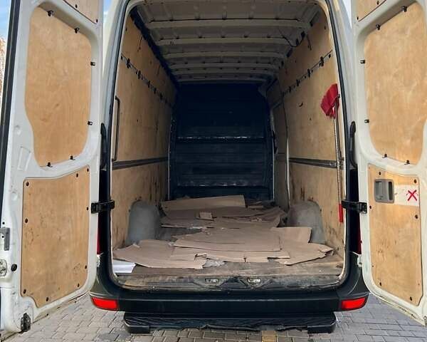 Белый Фольксваген Крафтер, объемом двигателя 2 л и пробегом 290 тыс. км за 13700 $, фото 4 на Automoto.ua