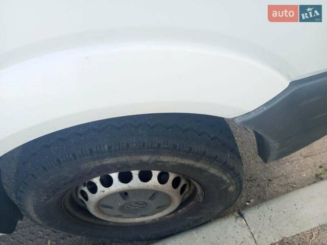 Белый Фольксваген Крафтер, объемом двигателя 2 л и пробегом 290 тыс. км за 13900 $, фото 1 на Automoto.ua