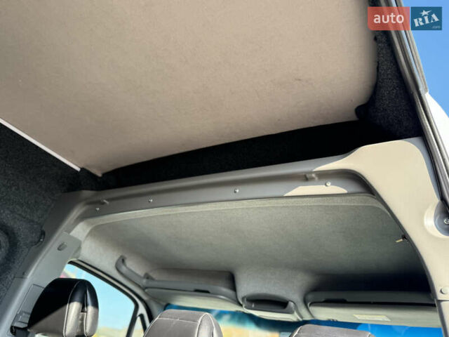 Белый Фольксваген Крафтер, объемом двигателя 2 л и пробегом 264 тыс. км за 17500 $, фото 20 на Automoto.ua