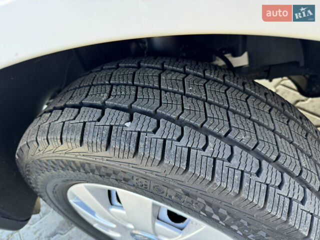 Белый Фольксваген Крафтер, объемом двигателя 2 л и пробегом 264 тыс. км за 17500 $, фото 27 на Automoto.ua