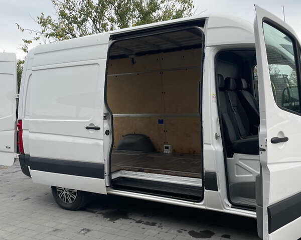 Белый Фольксваген Крафтер, объемом двигателя 1.97 л и пробегом 349 тыс. км за 13399 $, фото 24 на Automoto.ua