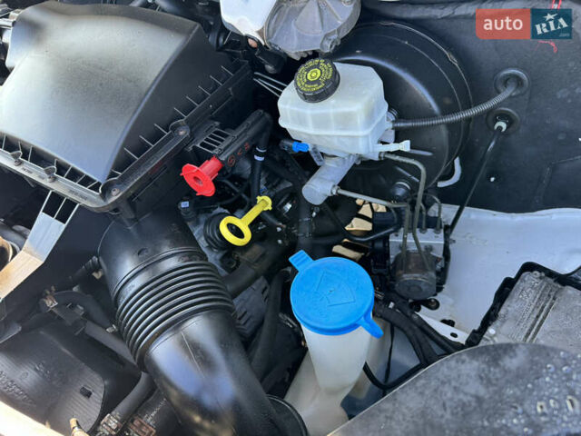 Белый Фольксваген Крафтер, объемом двигателя 2 л и пробегом 264 тыс. км за 17500 $, фото 31 на Automoto.ua