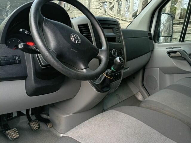 Белый Фольксваген Крафтер, объемом двигателя 2 л и пробегом 290 тыс. км за 17900 $, фото 1 на Automoto.ua