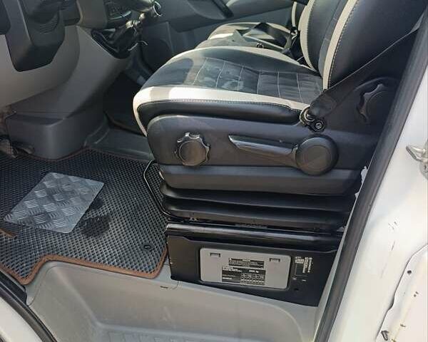 Белый Фольксваген Крафтер, объемом двигателя 1.97 л и пробегом 320 тыс. км за 14000 $, фото 3 на Automoto.ua