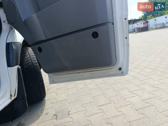 Белый Фольксваген Крафтер, объемом двигателя 1.97 л и пробегом 320 тыс. км за 14000 $, фото 7 на Automoto.ua