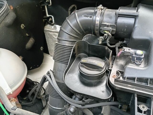 Белый Фольксваген Крафтер, объемом двигателя 2 л и пробегом 290 тыс. км за 17900 $, фото 5 на Automoto.ua