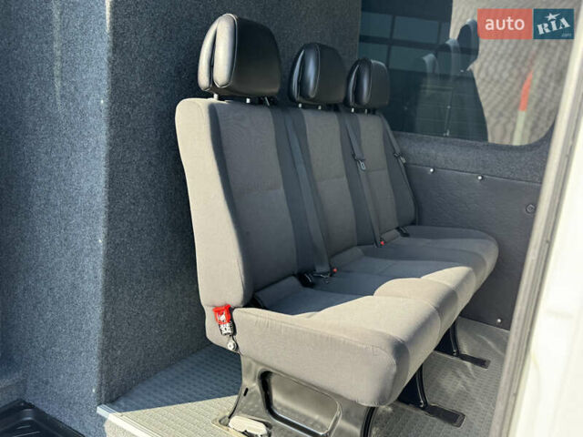 Белый Фольксваген Крафтер, объемом двигателя 2 л и пробегом 264 тыс. км за 17500 $, фото 18 на Automoto.ua