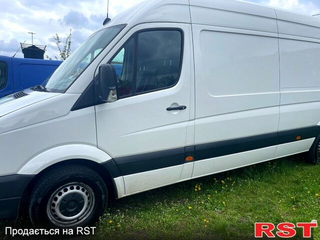 Белый Фольксваген Крафтер, объемом двигателя 2 л и пробегом 320 тыс. км за 16800 $, фото 1 на Automoto.ua