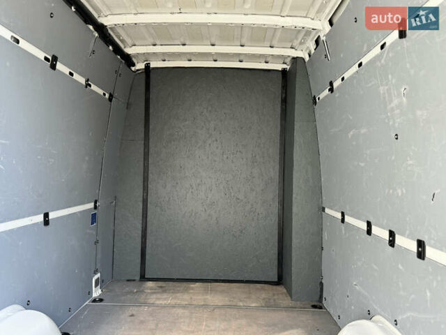 Белый Фольксваген Крафтер, объемом двигателя 2 л и пробегом 264 тыс. км за 17500 $, фото 25 на Automoto.ua