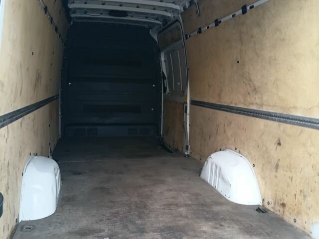 Белый Фольксваген Крафтер, объемом двигателя 2 л и пробегом 290 тыс. км за 17900 $, фото 4 на Automoto.ua