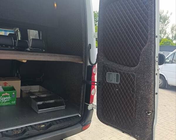 Белый Фольксваген Крафтер, объемом двигателя 1.97 л и пробегом 320 тыс. км за 14000 $, фото 15 на Automoto.ua