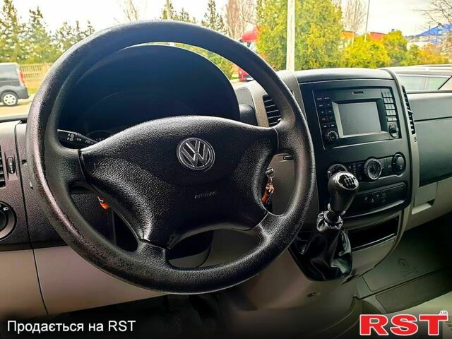 Белый Фольксваген Крафтер, объемом двигателя 2 л и пробегом 320 тыс. км за 16800 $, фото 3 на Automoto.ua