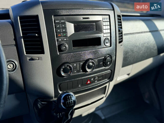 Белый Фольксваген Крафтер, объемом двигателя 2 л и пробегом 264 тыс. км за 17500 $, фото 14 на Automoto.ua