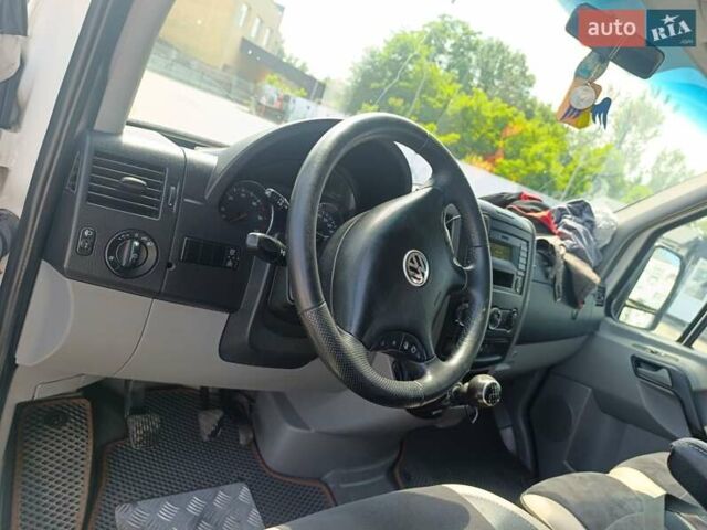 Белый Фольксваген Крафтер, объемом двигателя 1.97 л и пробегом 320 тыс. км за 14000 $, фото 1 на Automoto.ua