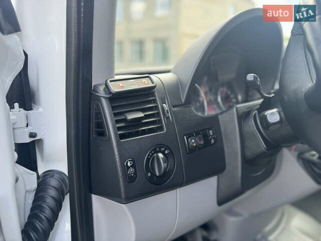 Білий Фольксваген Крафтєр, об'ємом двигуна 2 л та пробігом 230 тис. км за 15400 $, фото 45 на Automoto.ua