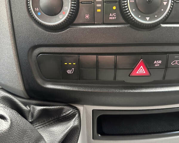 Белый Фольксваген Крафтер, объемом двигателя 2 л и пробегом 154 тыс. км за 19600 $, фото 39 на Automoto.ua