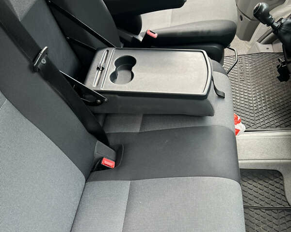 Белый Фольксваген Крафтер, объемом двигателя 1.97 л и пробегом 257 тыс. км за 17000 $, фото 14 на Automoto.ua